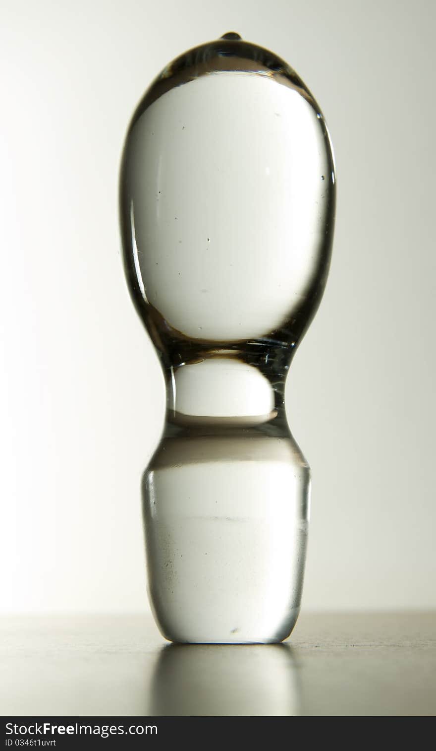 Sleek glass bung