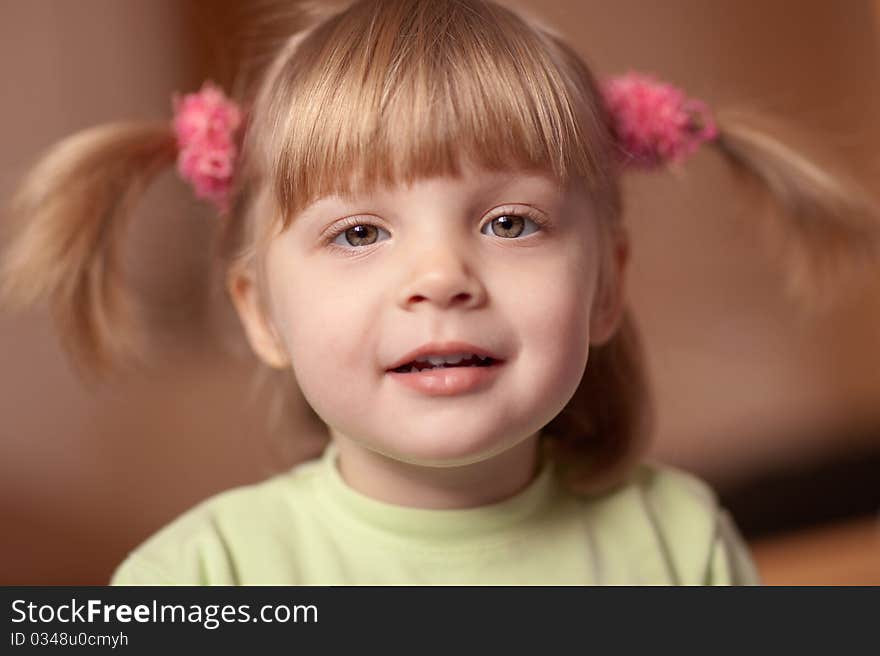 Portrait of a little girl - shallow DOF, focus on eyes