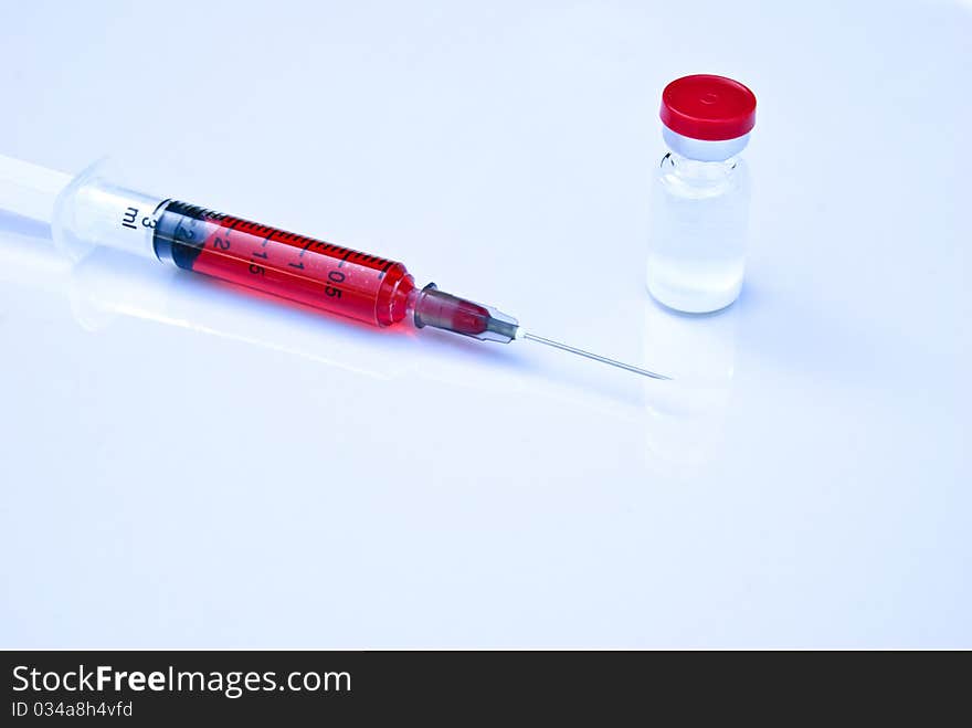 Hypodermic needle and medicine bottle