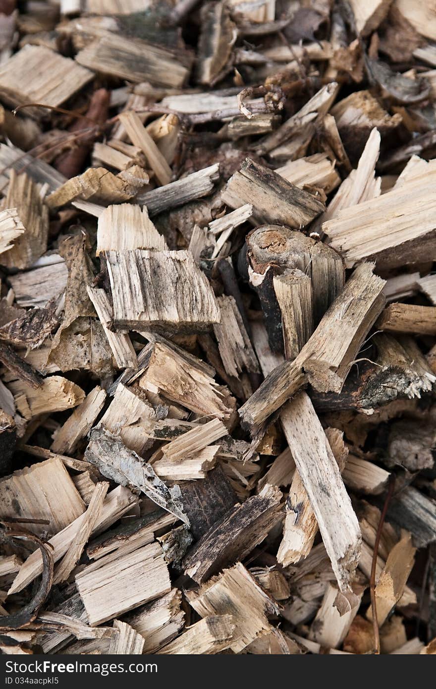 Lifeless wood chips