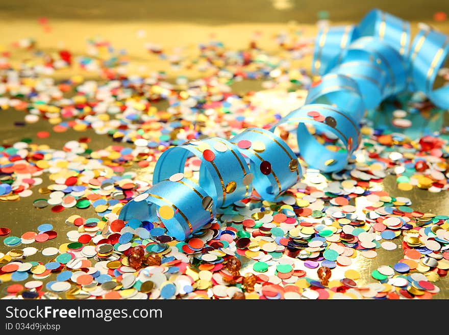 Confetti and streamer