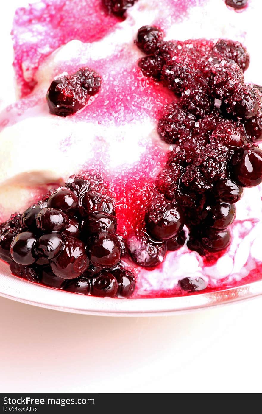 A blueberry dessert with sugar