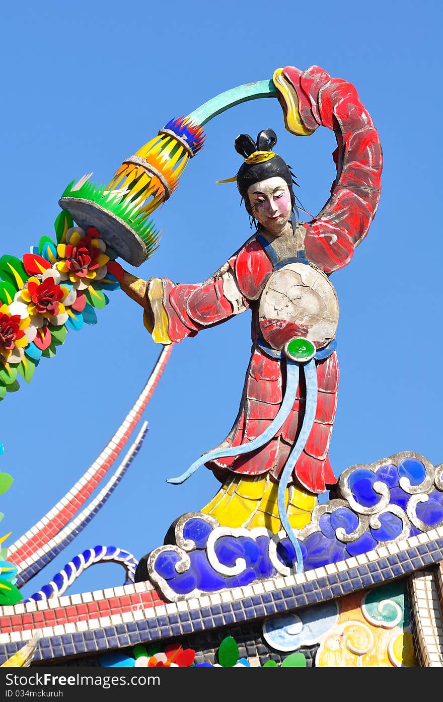 A chinese god on the roof