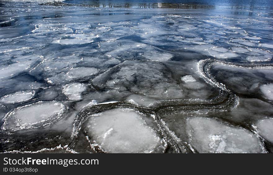 Ice Patterns in Frozen Fox River