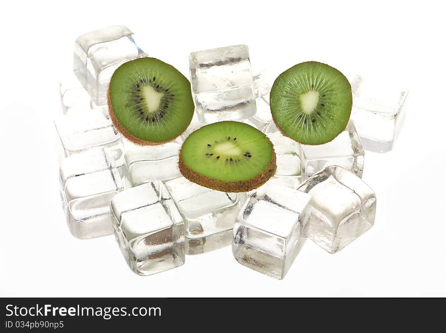 Kiwi, fresh sliced fruit chilled on ice cube