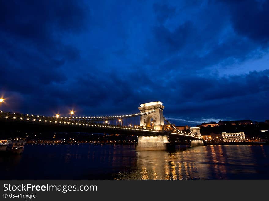 Budapest by night / Chain Bridge