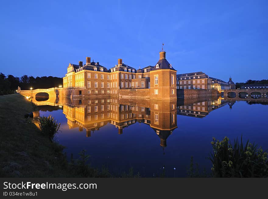 Nightshot of a grand water castle in Nordkirchen, Westphalia, Germany. Nightshot of a grand water castle in Nordkirchen, Westphalia, Germany.