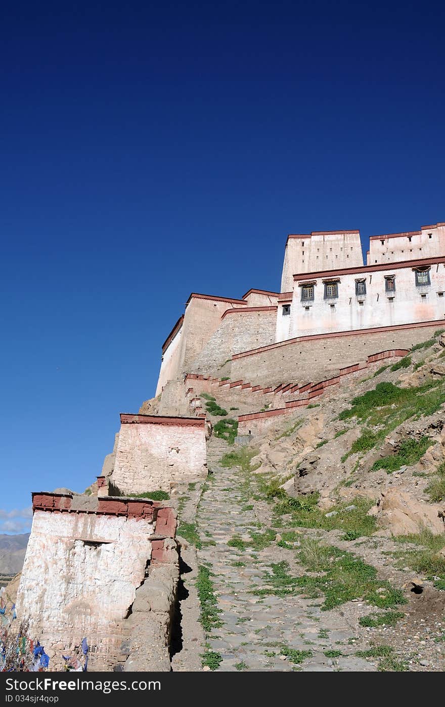 Tibet:Ancient castle in Tibet