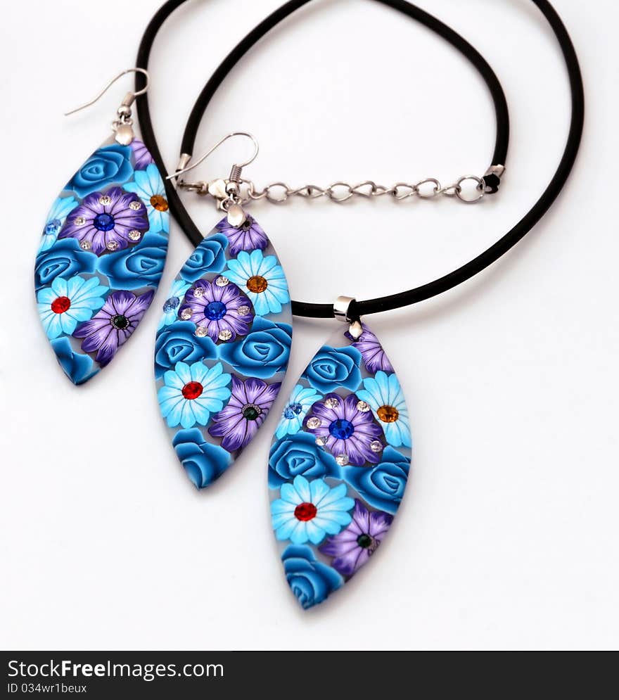 Handicraft earrings and necklace