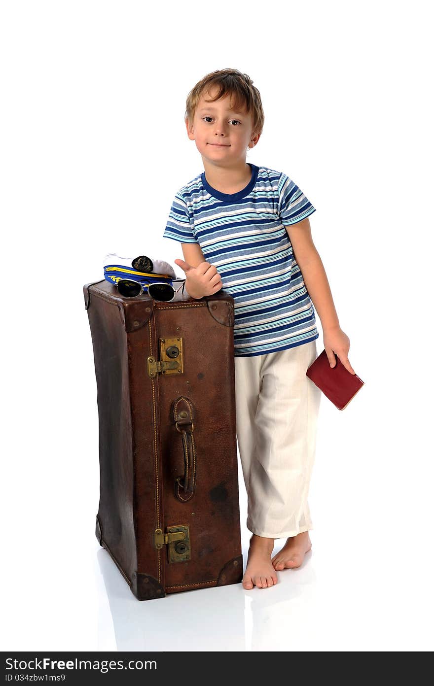 A small mariner over a white background