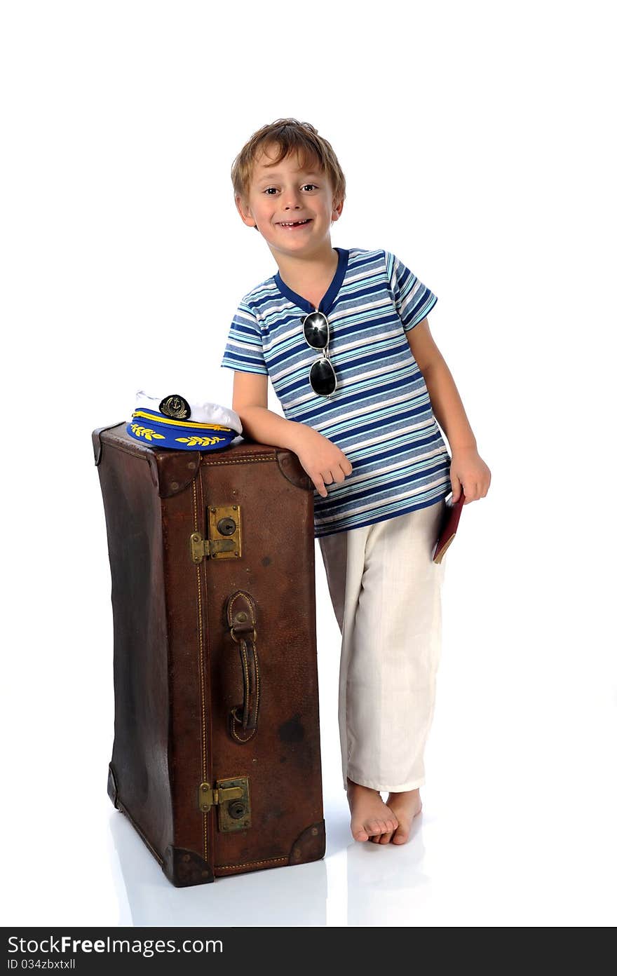 A small mariner over a white background