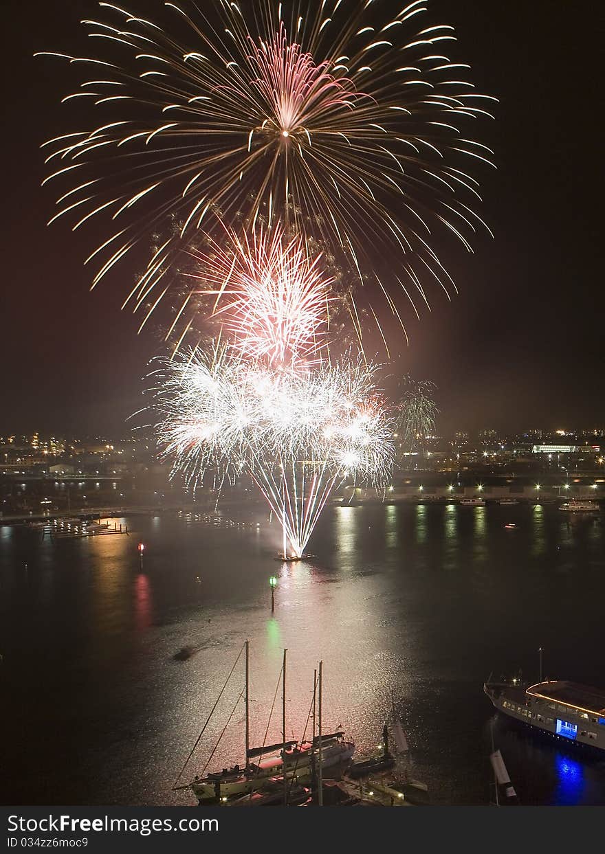 SAILING - Skandia Docklands Invitational 2007 - Melbourne (AUS) - 20/01/07 - ph.Andrea Francolini/Skandia FIRE WORKS. SAILING - Skandia Docklands Invitational 2007 - Melbourne (AUS) - 20/01/07 - ph.Andrea Francolini/Skandia FIRE WORKS