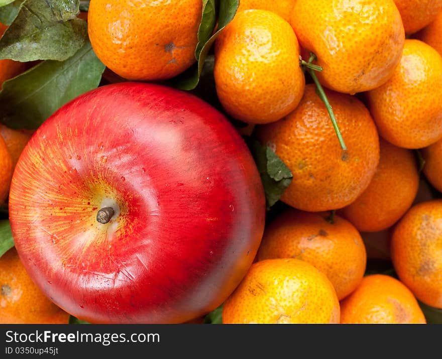 Red apple and tangerine, a kind of orange from china