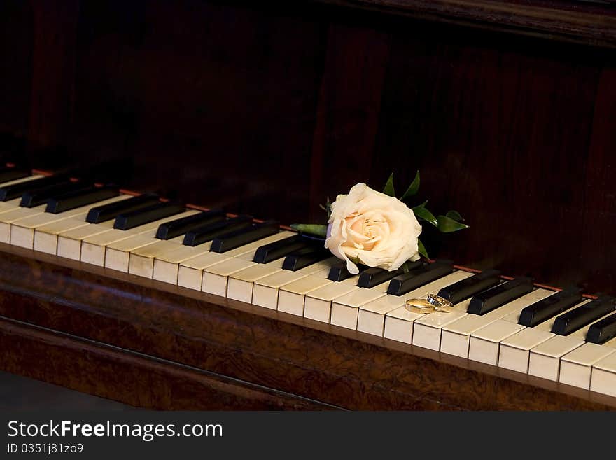 Rings On The Piano