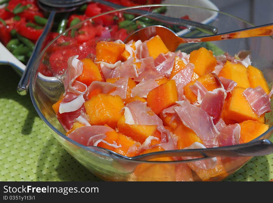 Delicious pawpaw and prosciutto salad