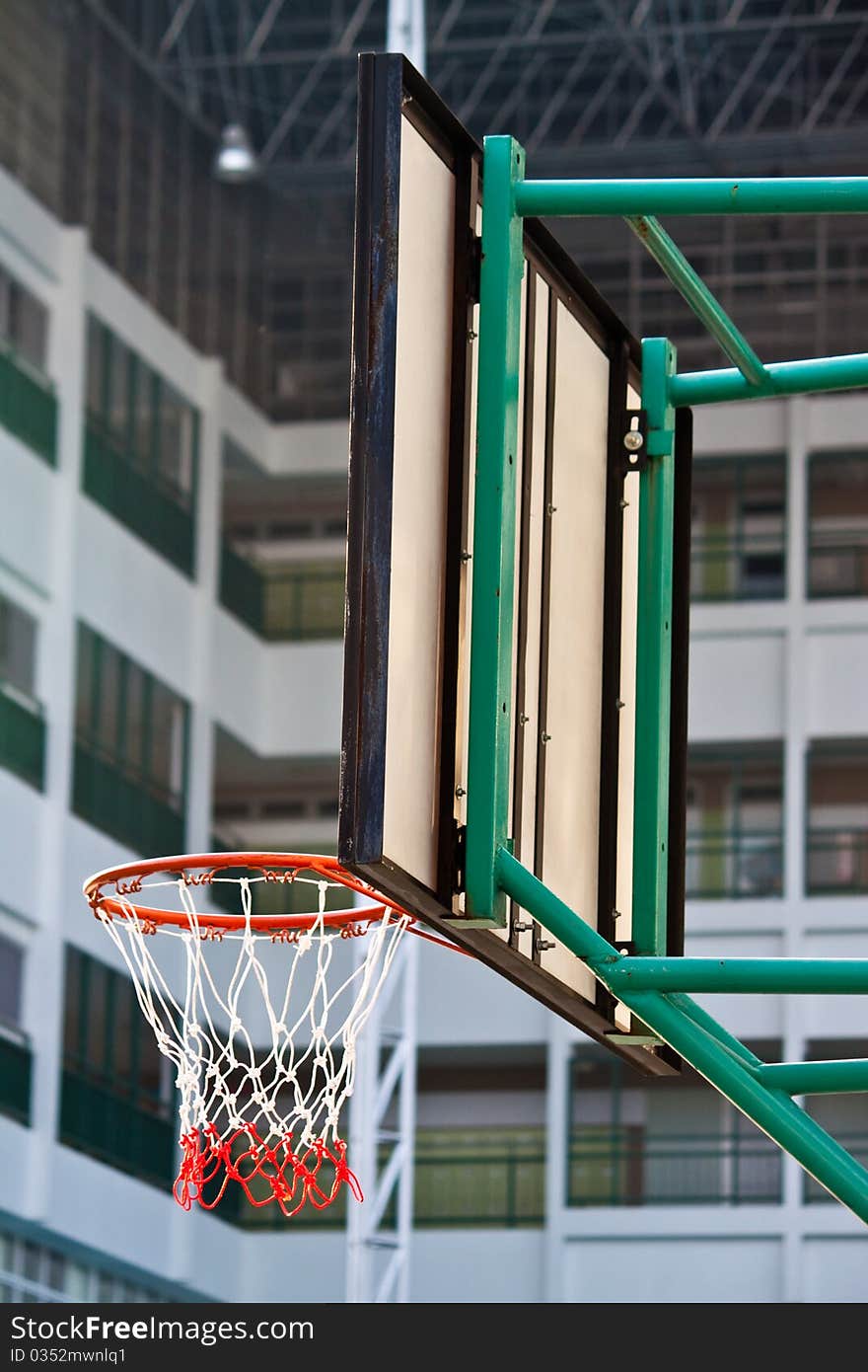 Basket in the game of basketboard