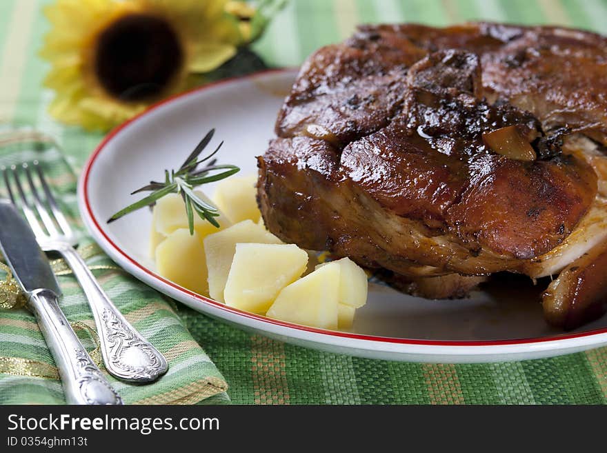 Gourmet Honey Baked Ham and Potato Side Dish. Gourmet Honey Baked Ham and Potato Side Dish