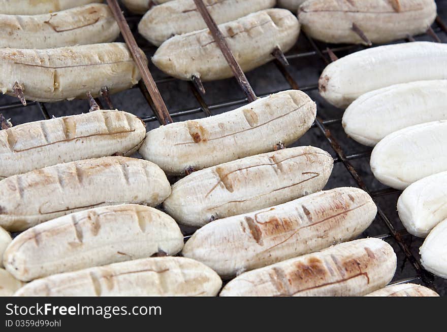 Baked whole bananas