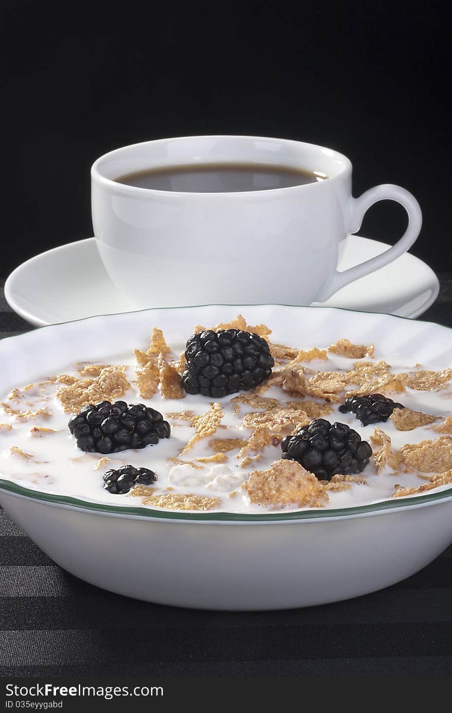 Cereals with blackberry