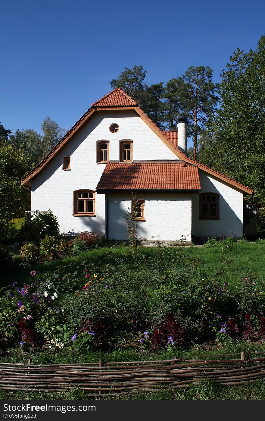 Abbey In The Estate Polenovo