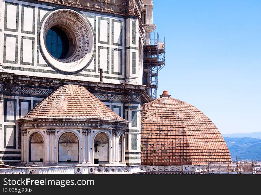 Basilica di Santa Maria del Fiore under costraction. Basilica di Santa Maria del Fiore under costraction