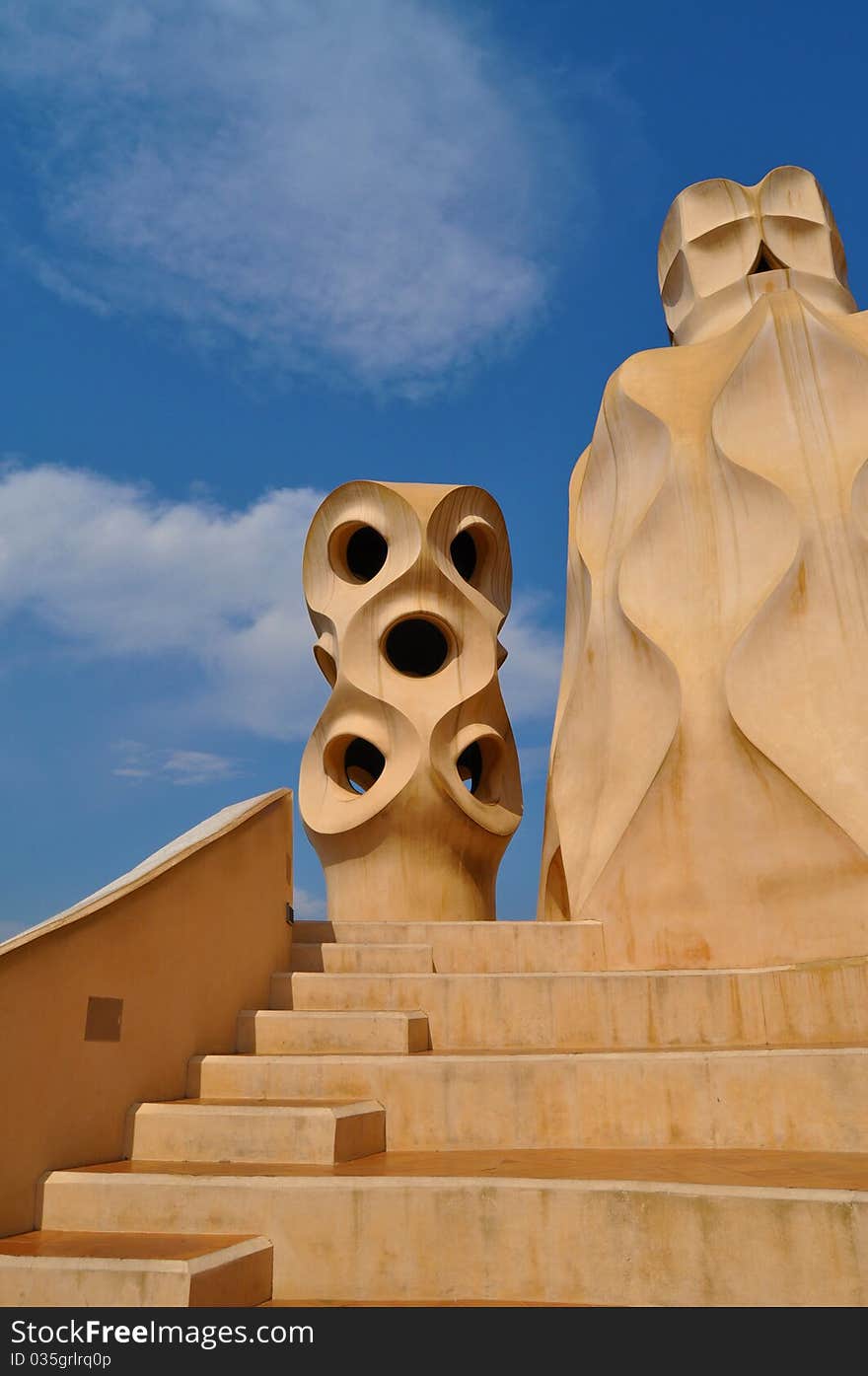 Pedrera Chimeny pots