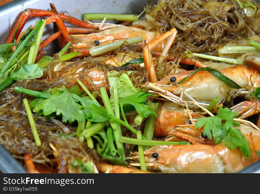 Prawn Steam With Vermicelli In The Tray