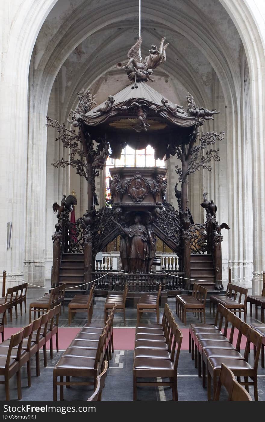 Magnificent pulpit in the our lady cathedral. Antwerp, Belgium.
8Sec. at F16 ISO 100 and 28mm Lens focal length.