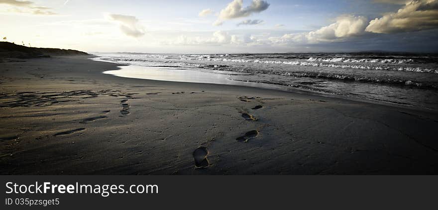 Sardinian sea winter dramatic waves ecology