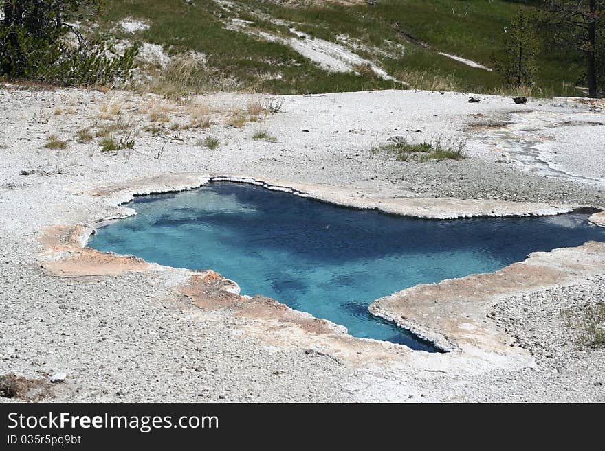 Yellowstone. Termal pool.