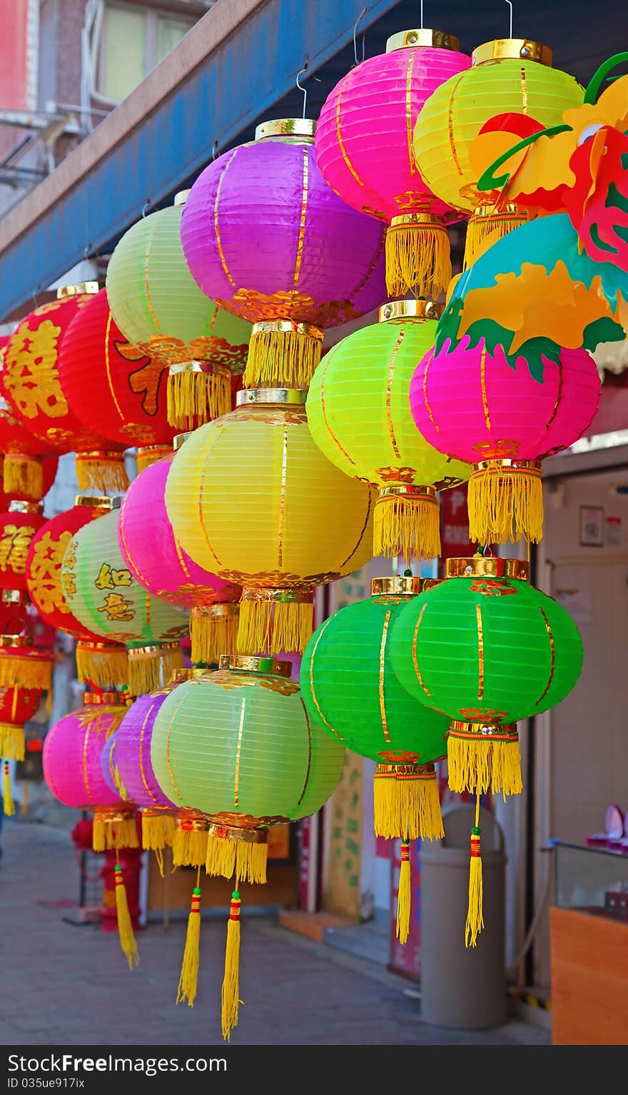 Traditional chinese paper lantern on the market