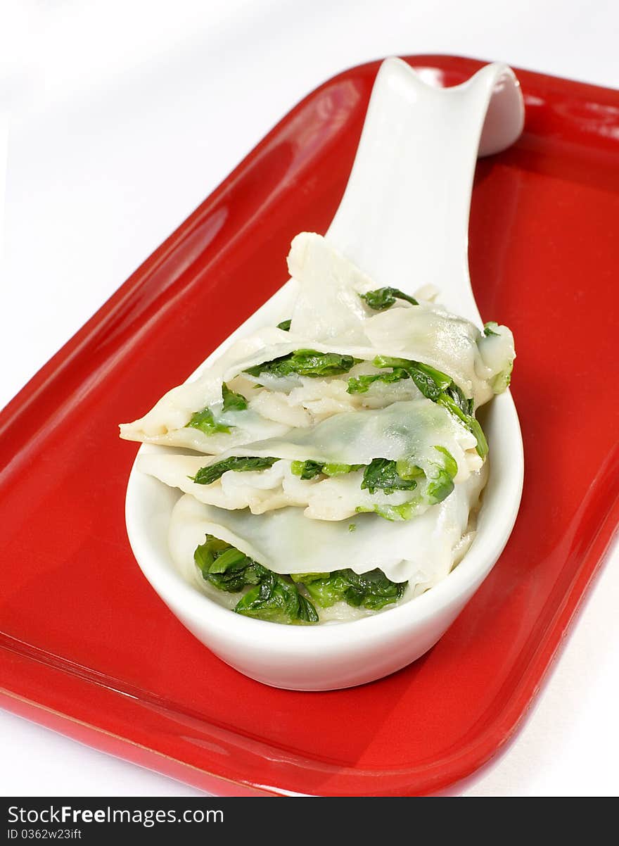 Steamed spinach dumplings