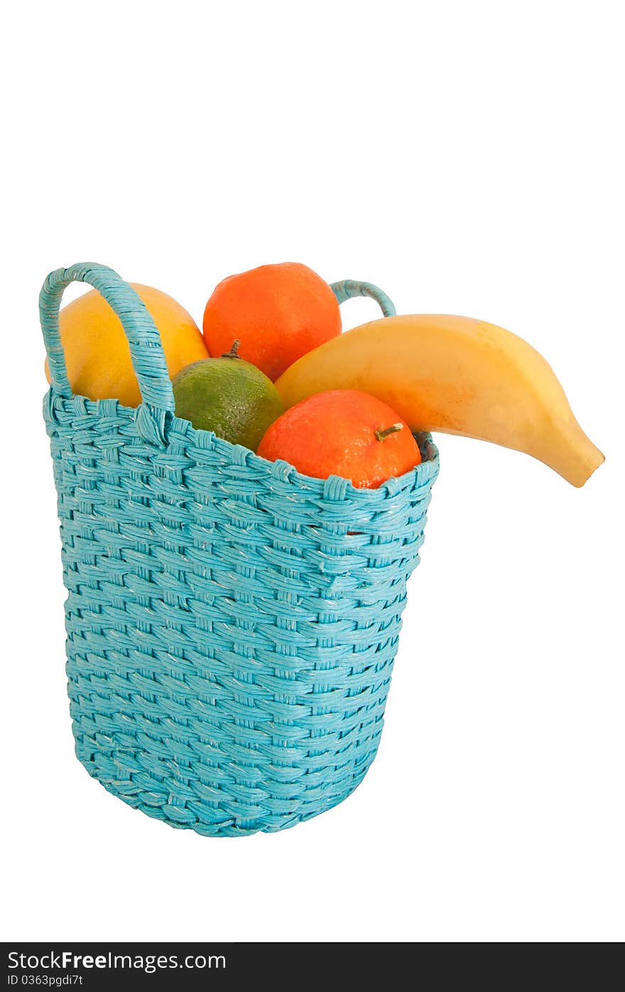 Fresh fruit in the basket