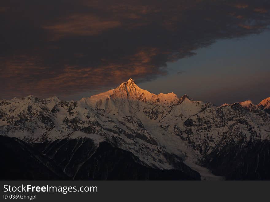 Sunshine in the golden snow mountain