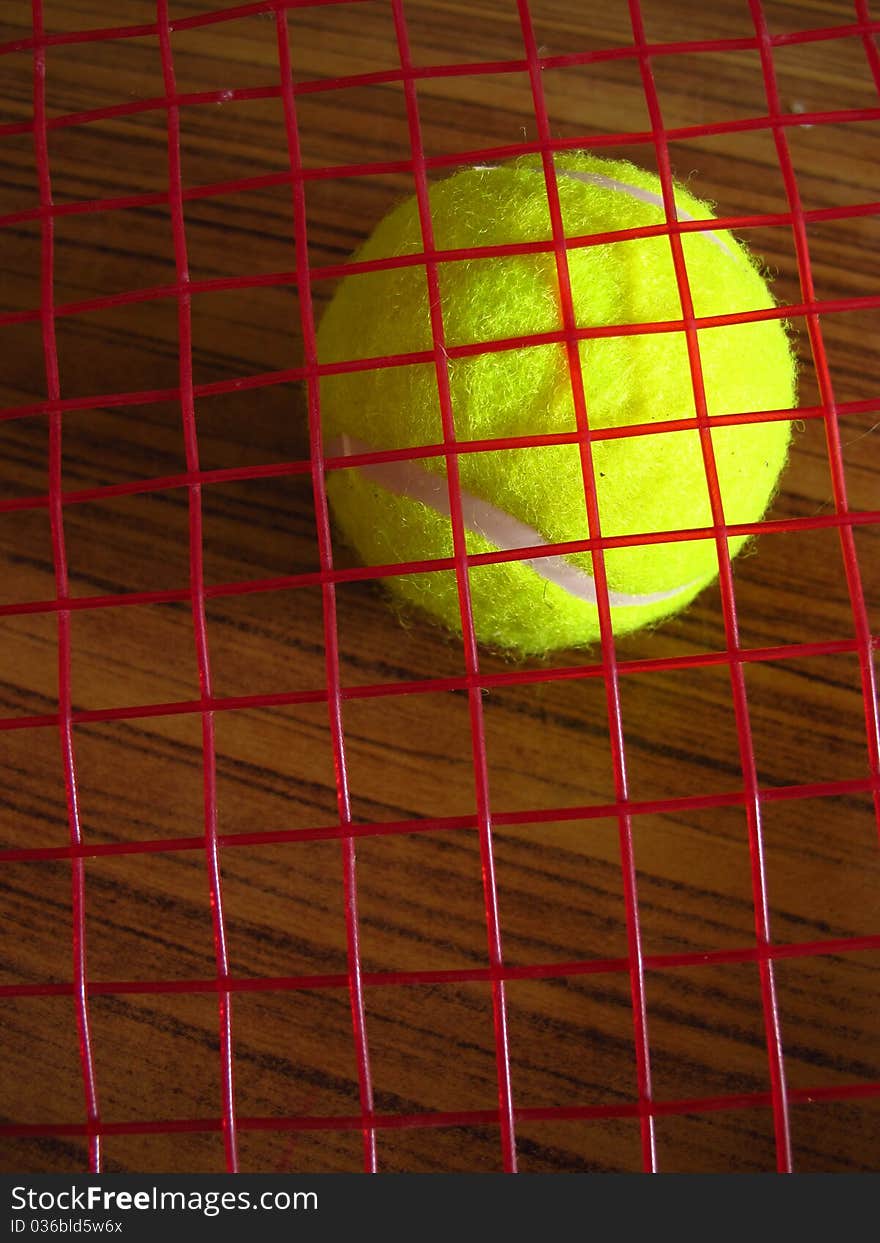 Yellow ball color under red net