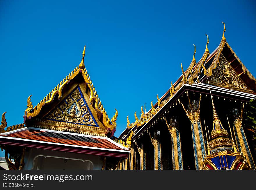 Palace in the center of Bangkok near Wat Arun. The current government is open to tourism. Weekend's visitors. Palace in the center of Bangkok near Wat Arun. The current government is open to tourism. Weekend's visitors.