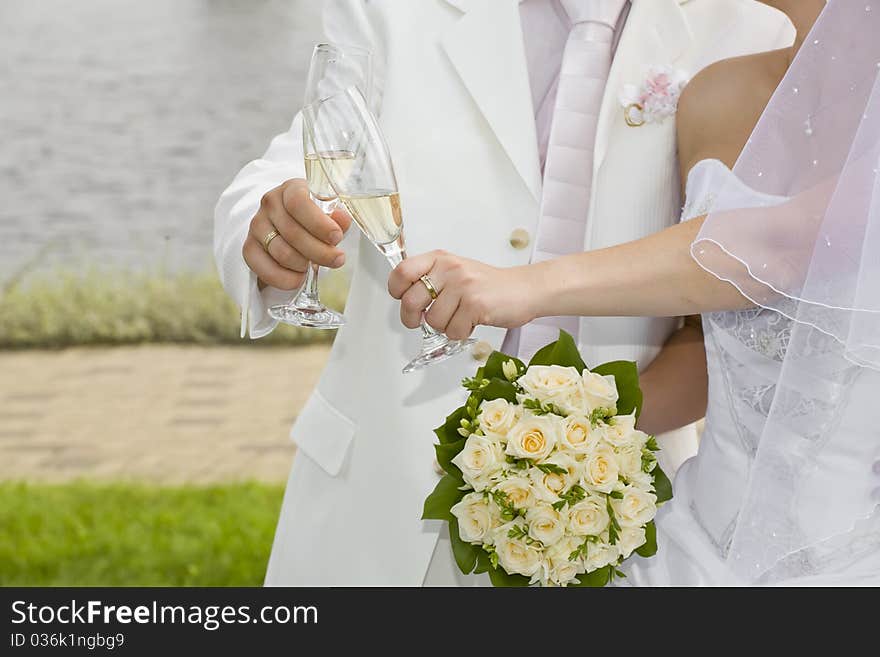 Champagne in just-married couple s glasses