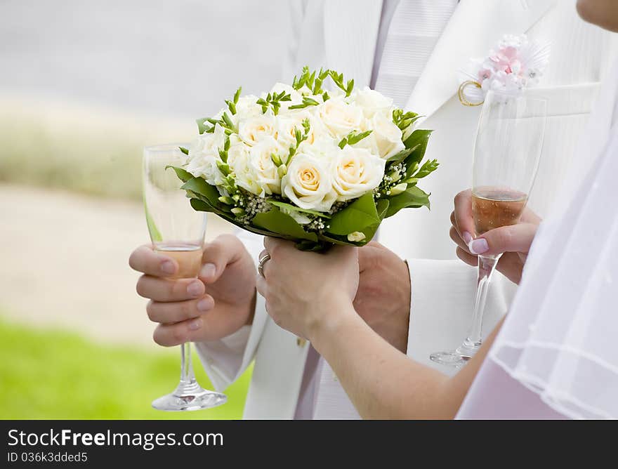 Hold my bouquet, please!