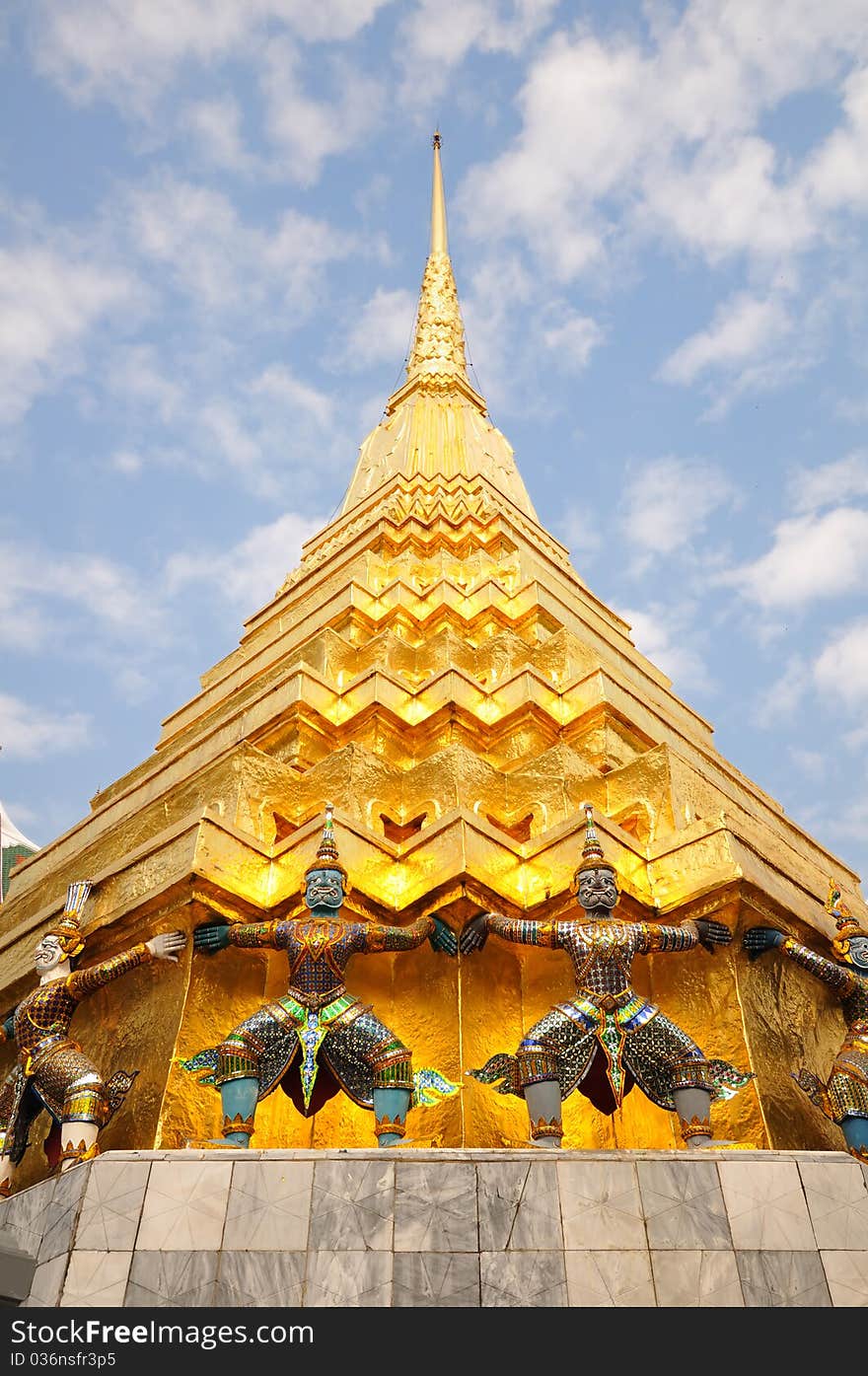 Statues at Wat Phra-Kaew, Bangkok, The scene of Thailand