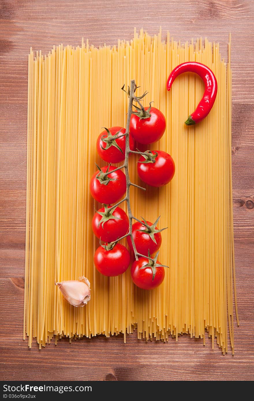 Pasta, Tomato, Pepper And Garlic