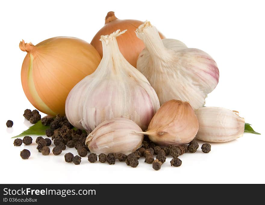 Set of garlic, onion and pepper