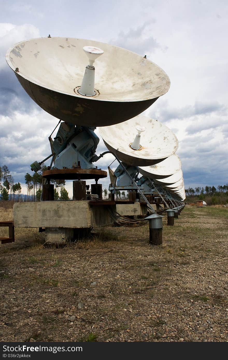 SSRT - Siberian Solar Radio Telescope. Spring 2009. SSRT - Siberian Solar Radio Telescope. Spring 2009.