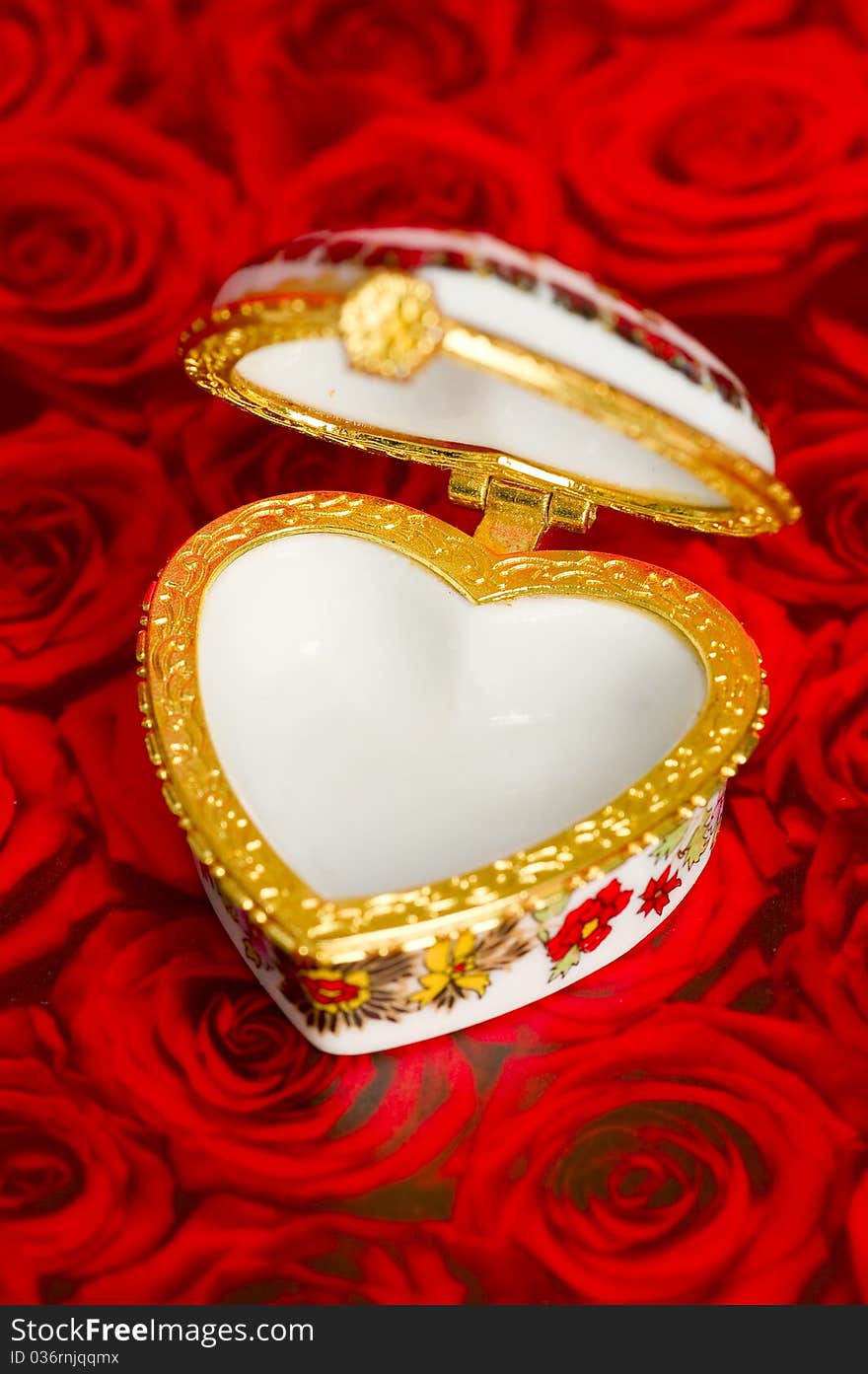 Empty heart box for your gift