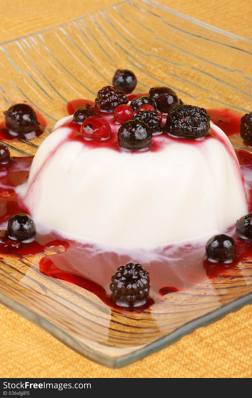 Panna cotta with soft fruits