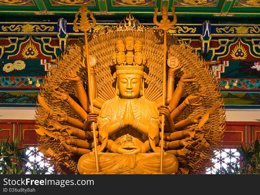 Buddha statue in Wat-Leng-Noei-Yi2 at Thailand