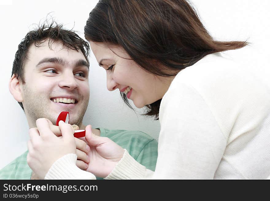 Man proposing marriage to a woman