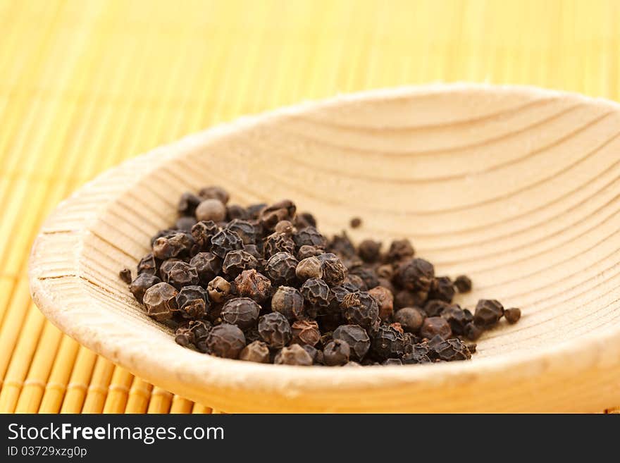 Black pepper peas