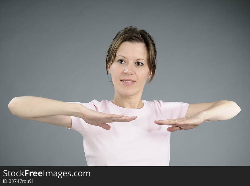 instructor teaching aerobic exercises