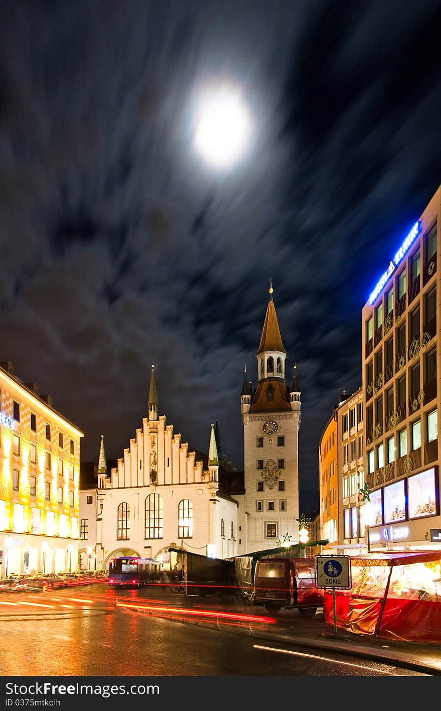 Old City Hall in Munich at night