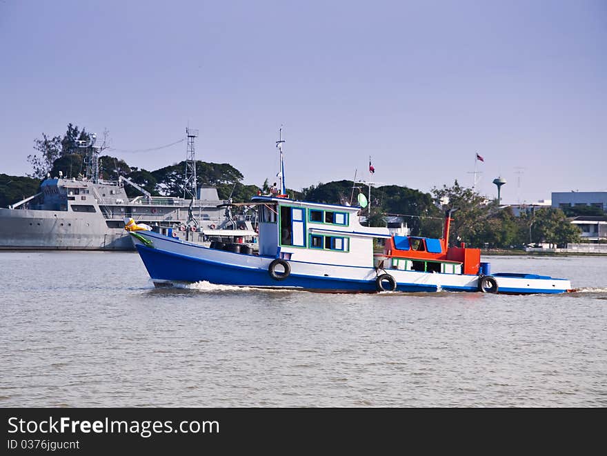 Transport boat